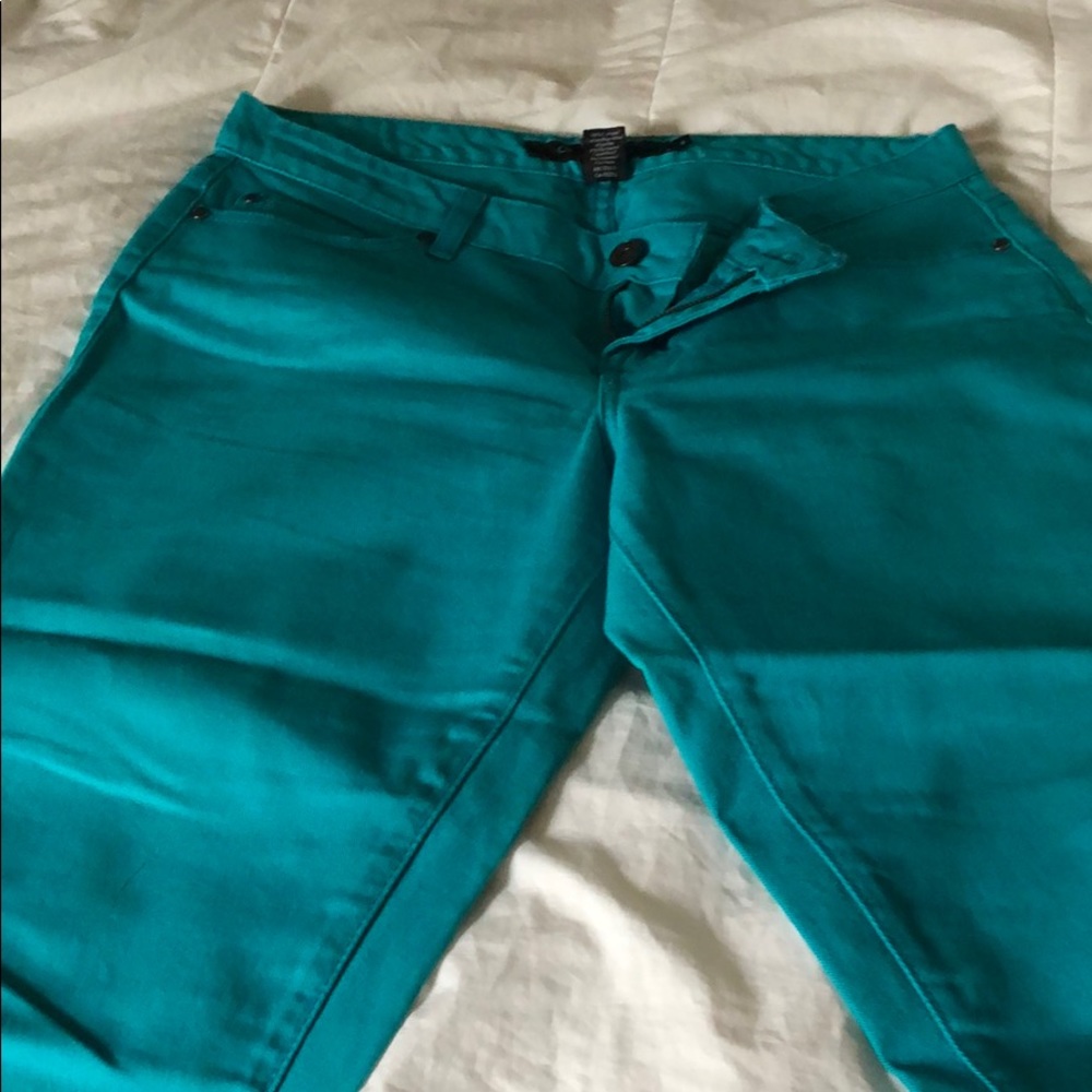 Capri Calvin Klein’s